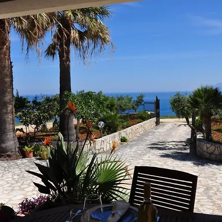 Cala Rossa Antonella *